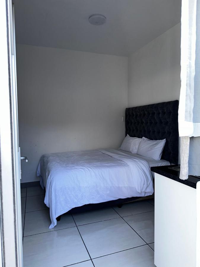 Beatrice * Cape Town